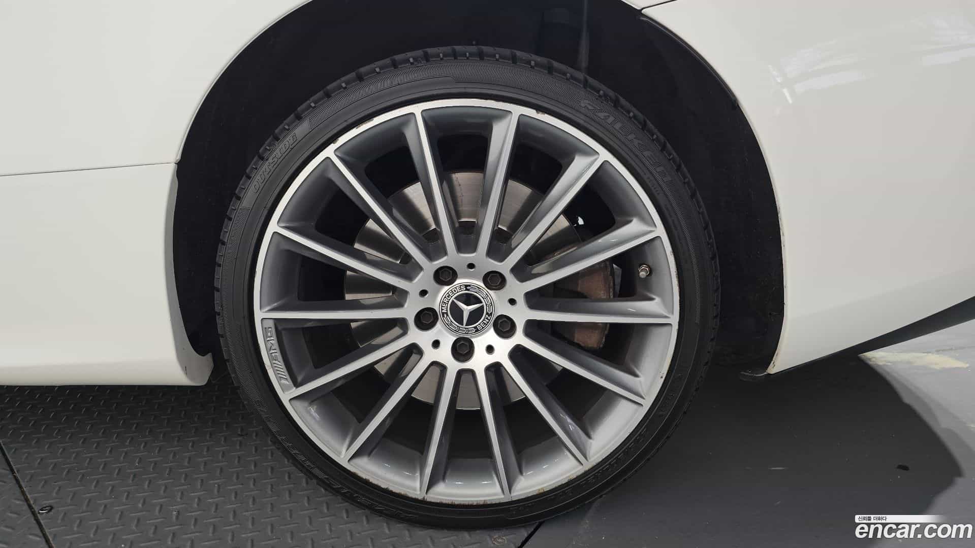 E-Class Mercedes-Benz 2022.3-OUTER-031