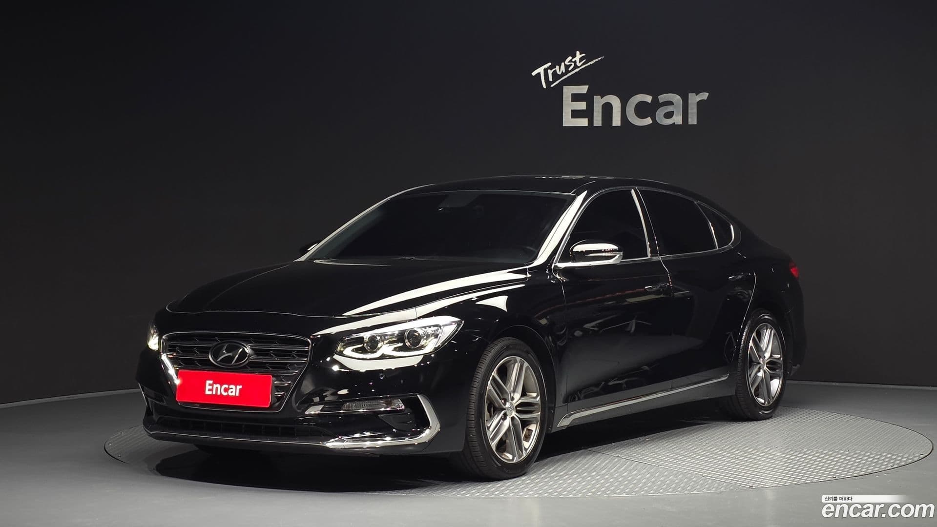 Main__Slider__Photo:Grandeur Hyundai 2019.3-0