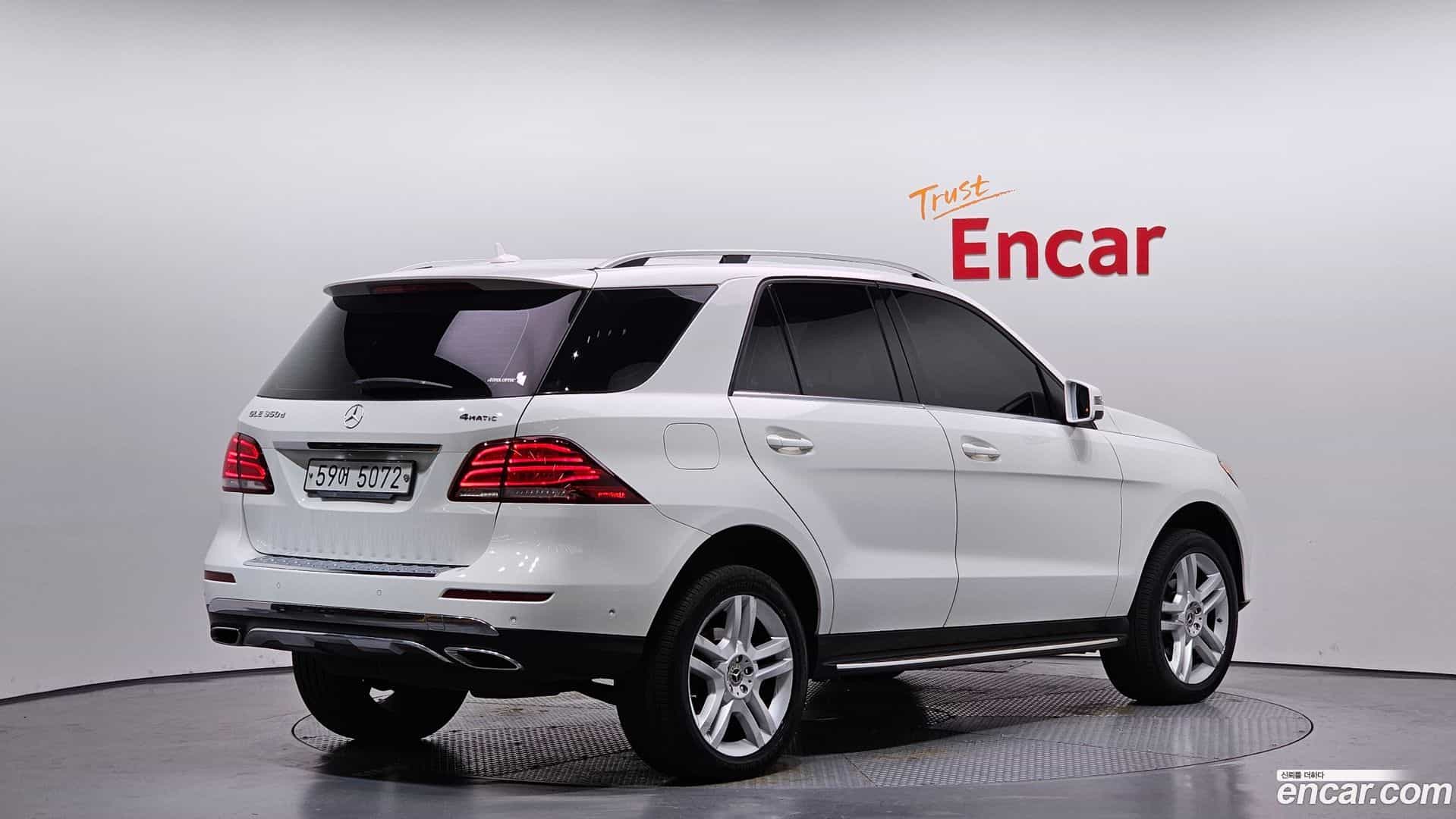 GLE-Class Mercedes-Benz 2018.10-OUTER-002