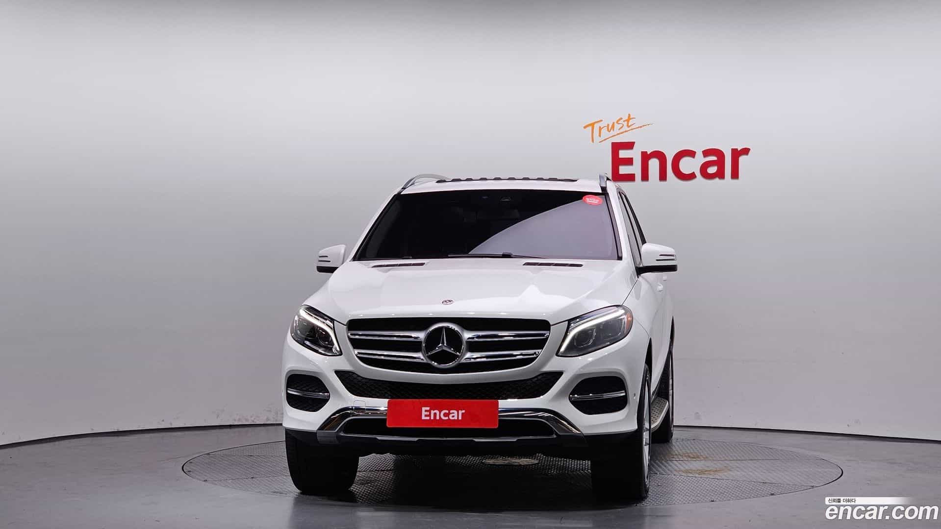 GLE-Class Mercedes-Benz 2018.10-OUTER-003