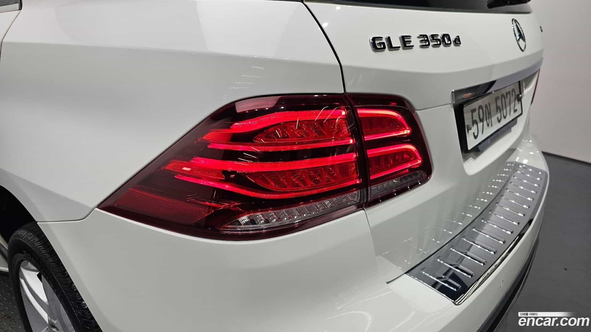 GLE-Class Mercedes-Benz 2018.10-OUTER-033