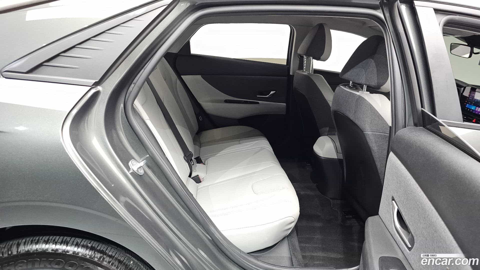 AVANTE Hyundai 2021.5-OPTION-015
