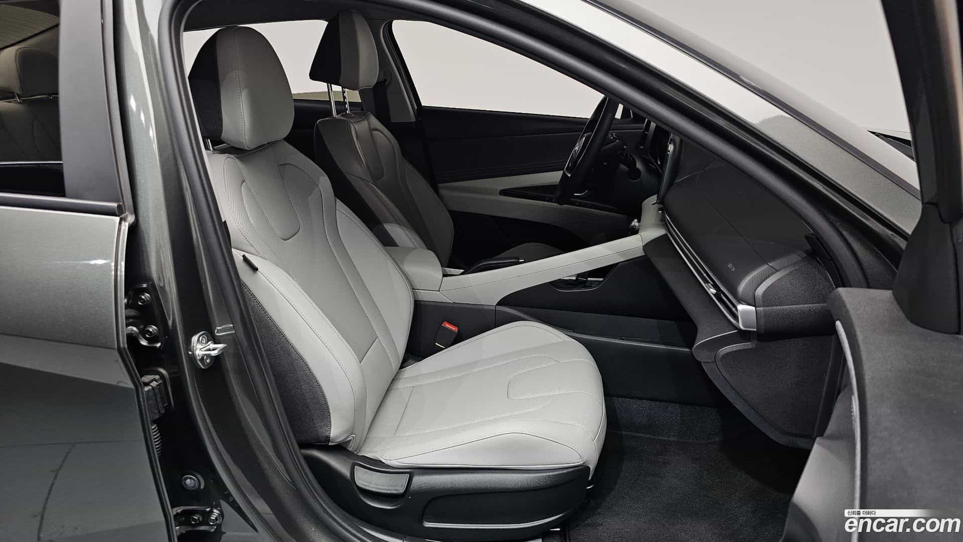 AVANTE Hyundai 2021.5-INNER-036