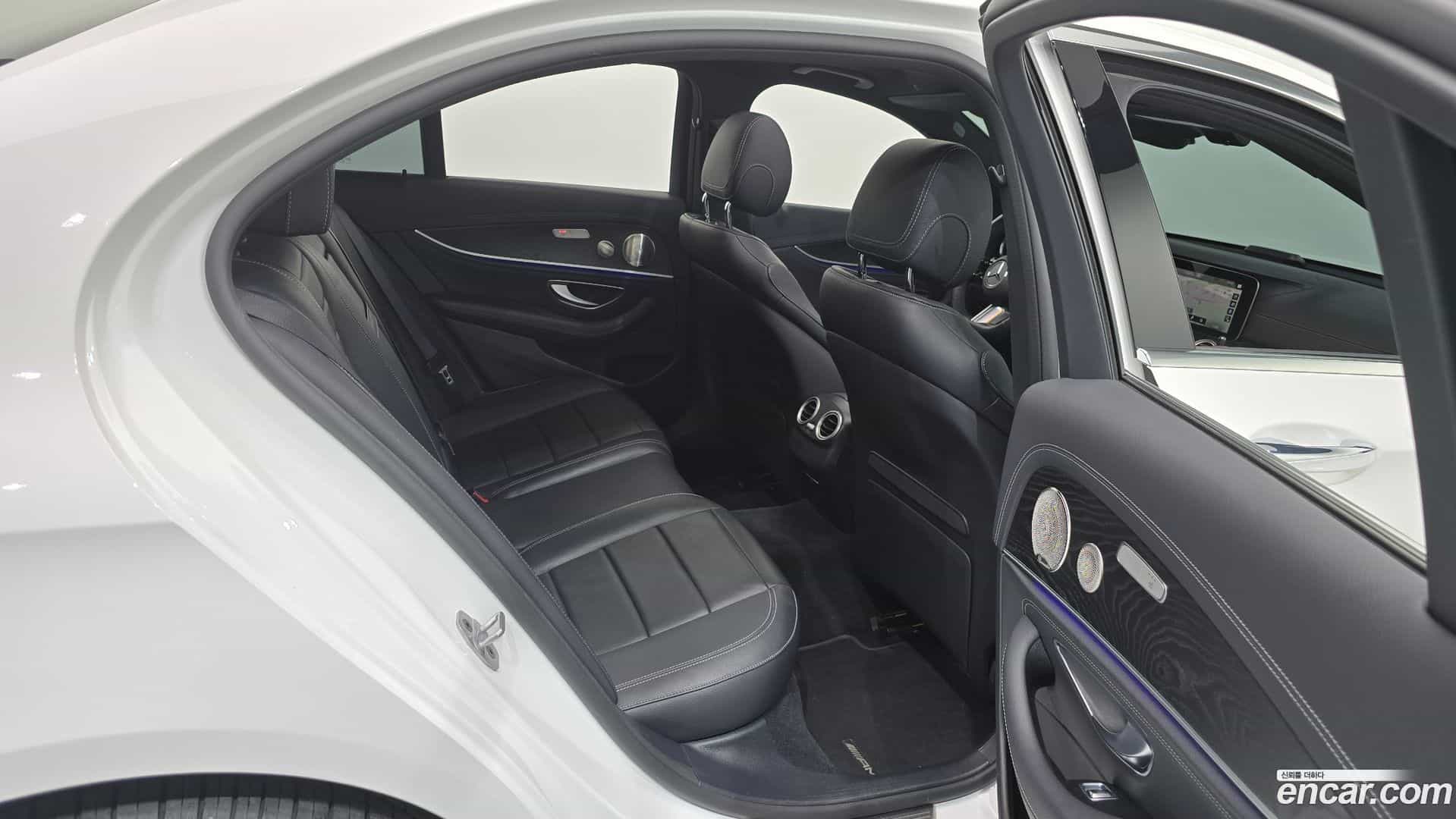 E-Class Mercedes-Benz 2023.8-OPTION-015