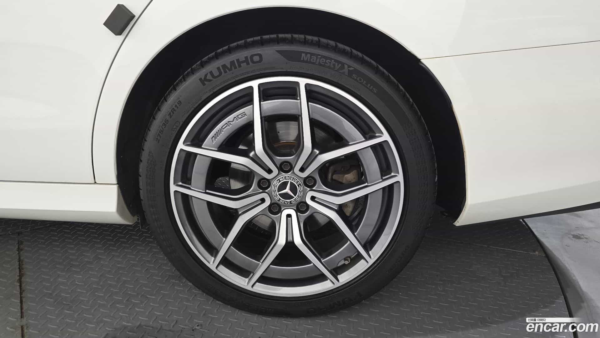 E-Class Mercedes-Benz 2023.8-OUTER-031
