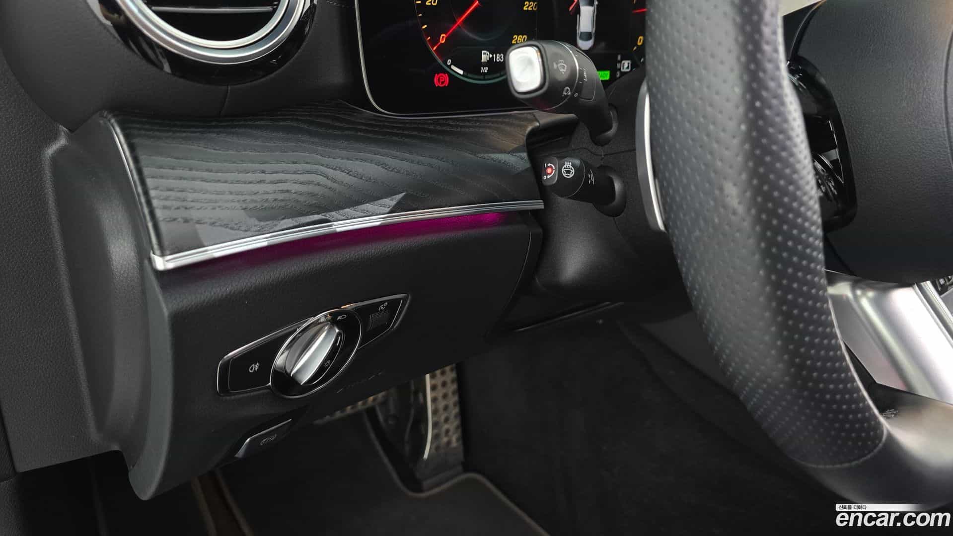 E-Class Mercedes-Benz 2023.8-OPTION-040