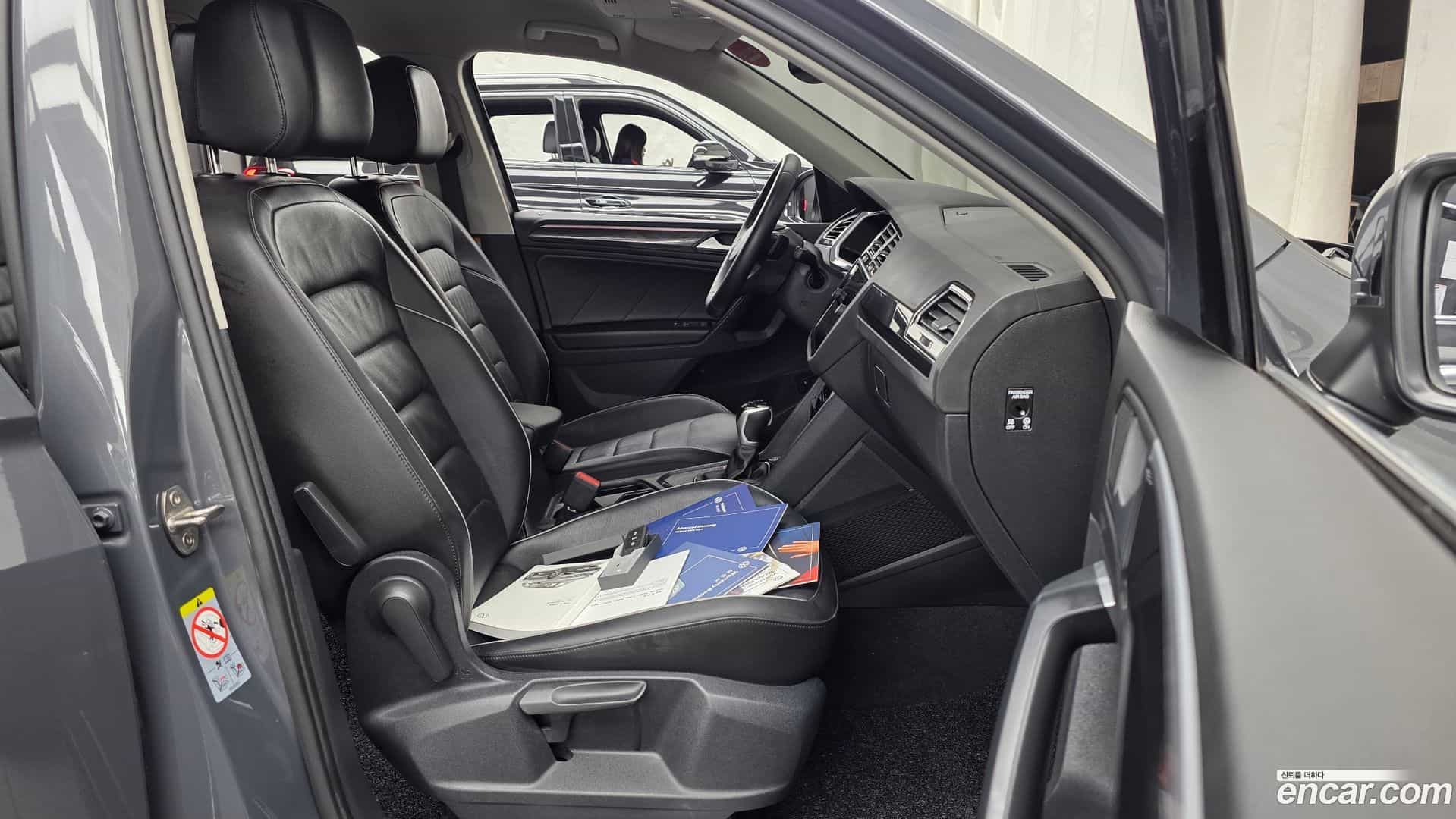 Tiguan Volkswagen 2022.7-INNER-035