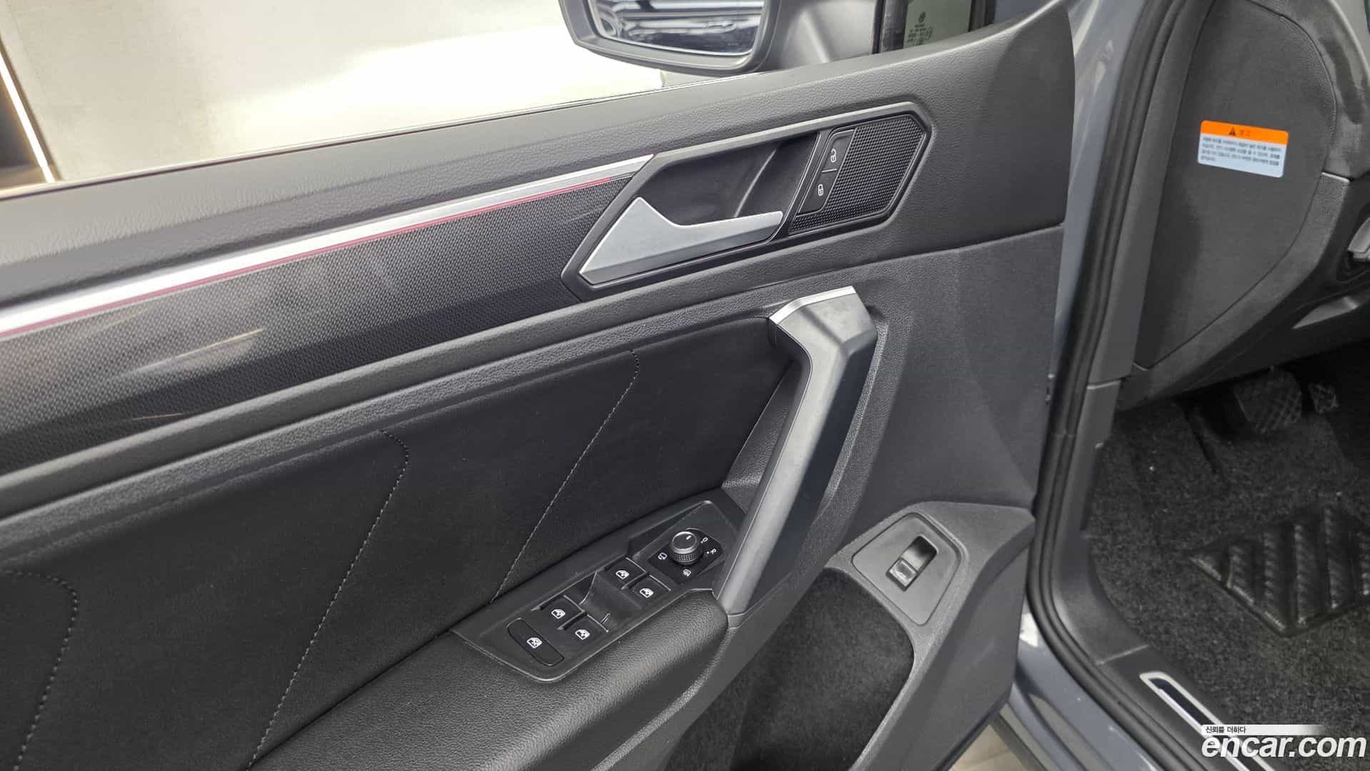 Tiguan Volkswagen 2022.7-OPTION-042