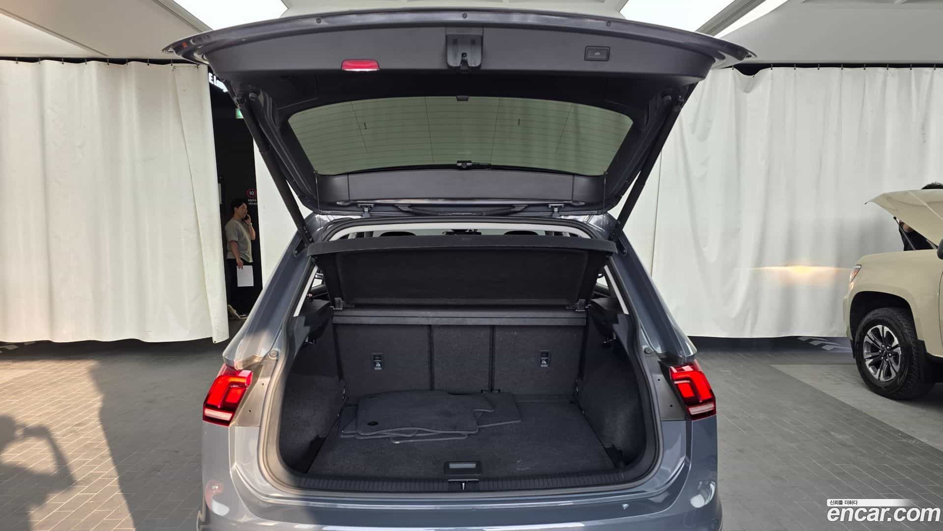 Tiguan Volkswagen 2022.7-OPTION-045