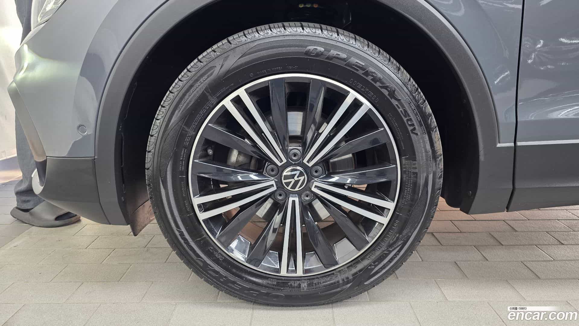 Tiguan Volkswagen 2022.7-OPTION-046