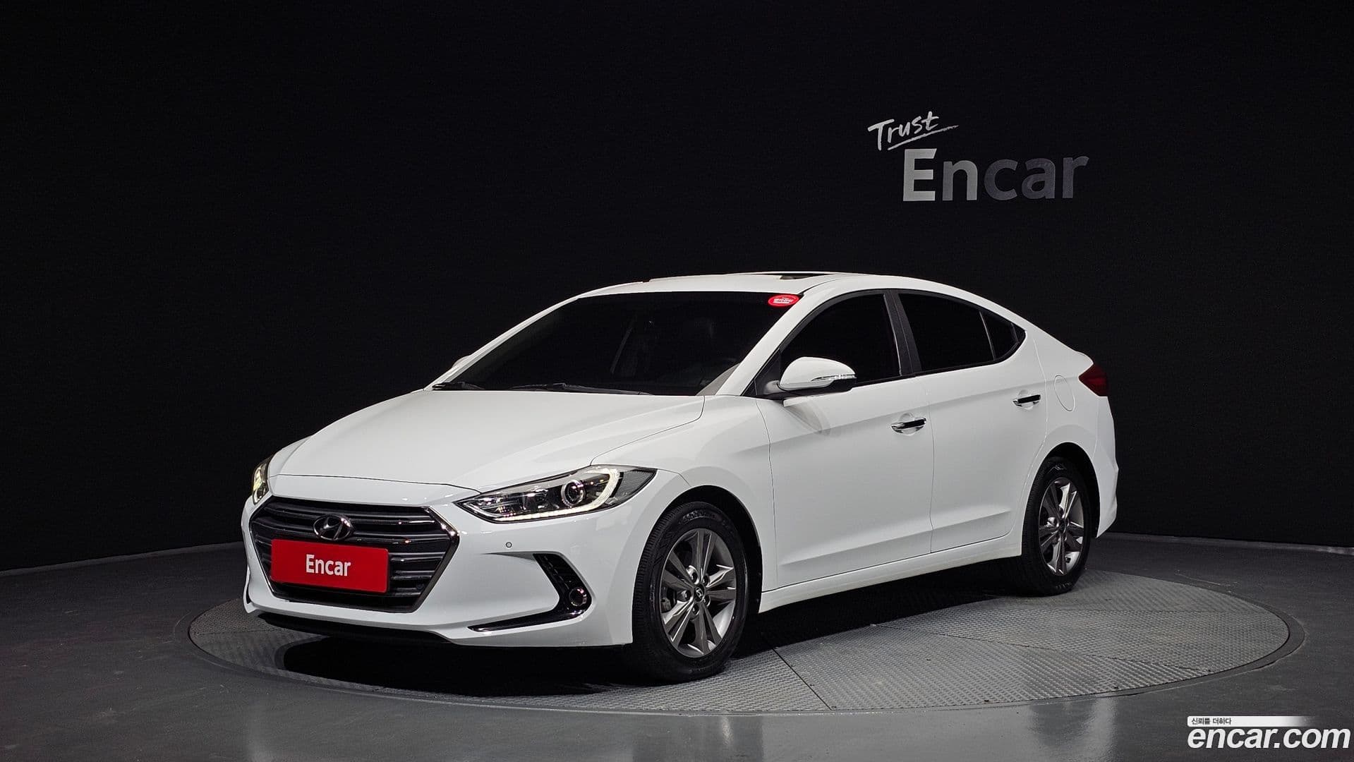 Main__Slider__Photo:AVANTE Hyundai 2017.3-0