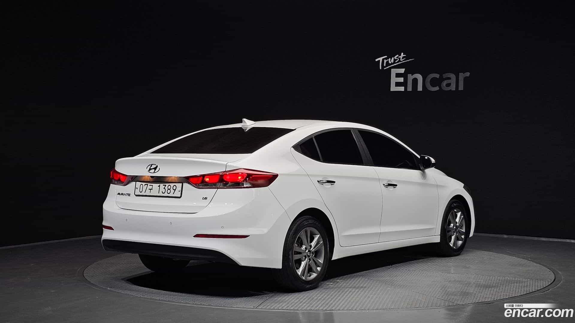 AVANTE Hyundai 2017.3-OUTER-002