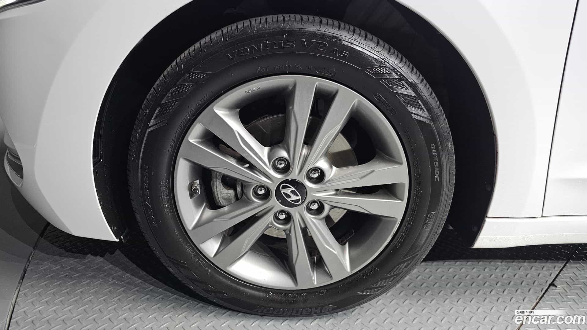 AVANTE Hyundai 2017.3-OUTER-005