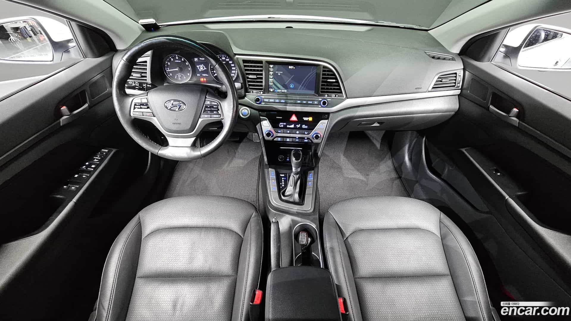 AVANTE Hyundai 2017.3-INNER-007