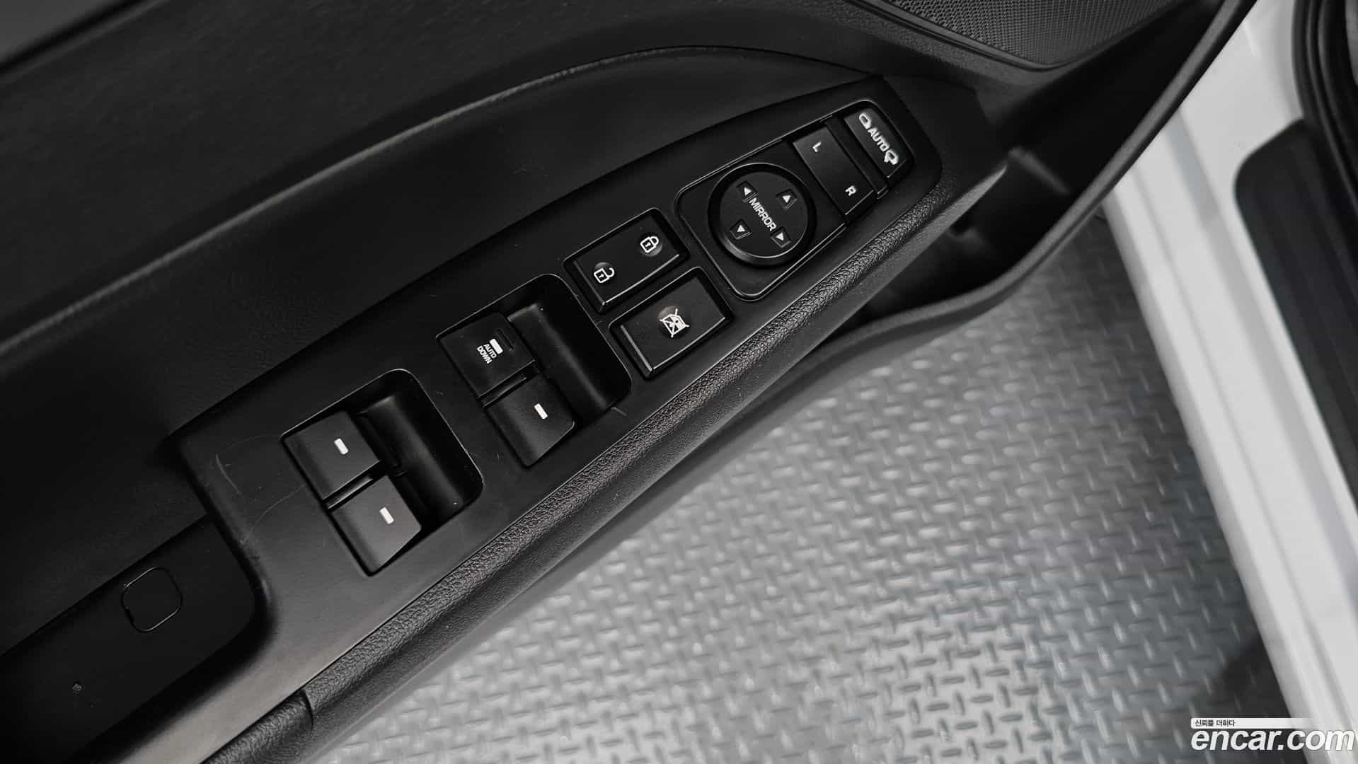 AVANTE Hyundai 2017.3-OPTION-017