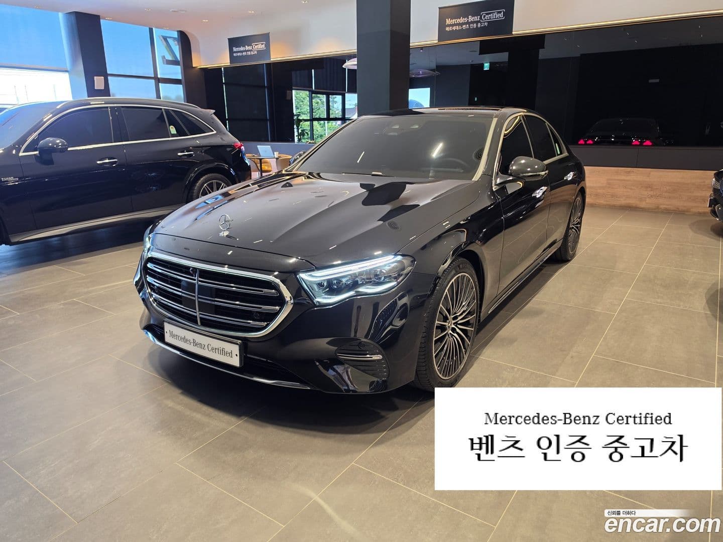 Main__Slider__Photo:E-Class Mercedes-Benz 2025.11-0