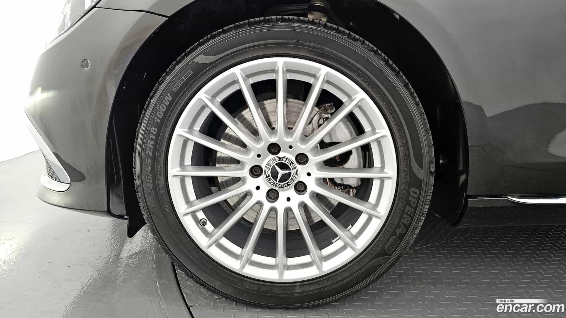 E-Class Mercedes-Benz 2022.4-OUTER-005