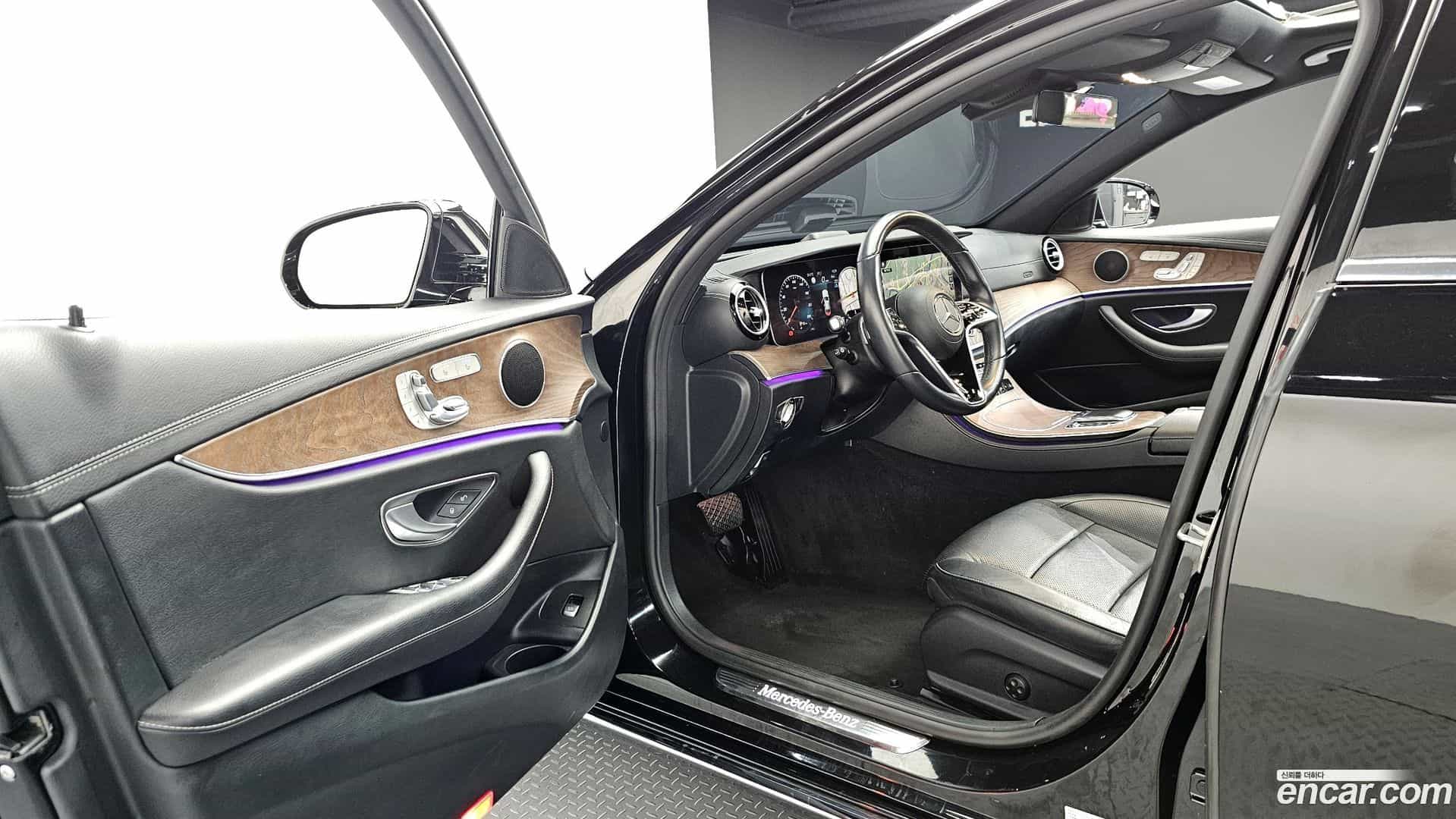 E-Class Mercedes-Benz 2022.4-INNER-010