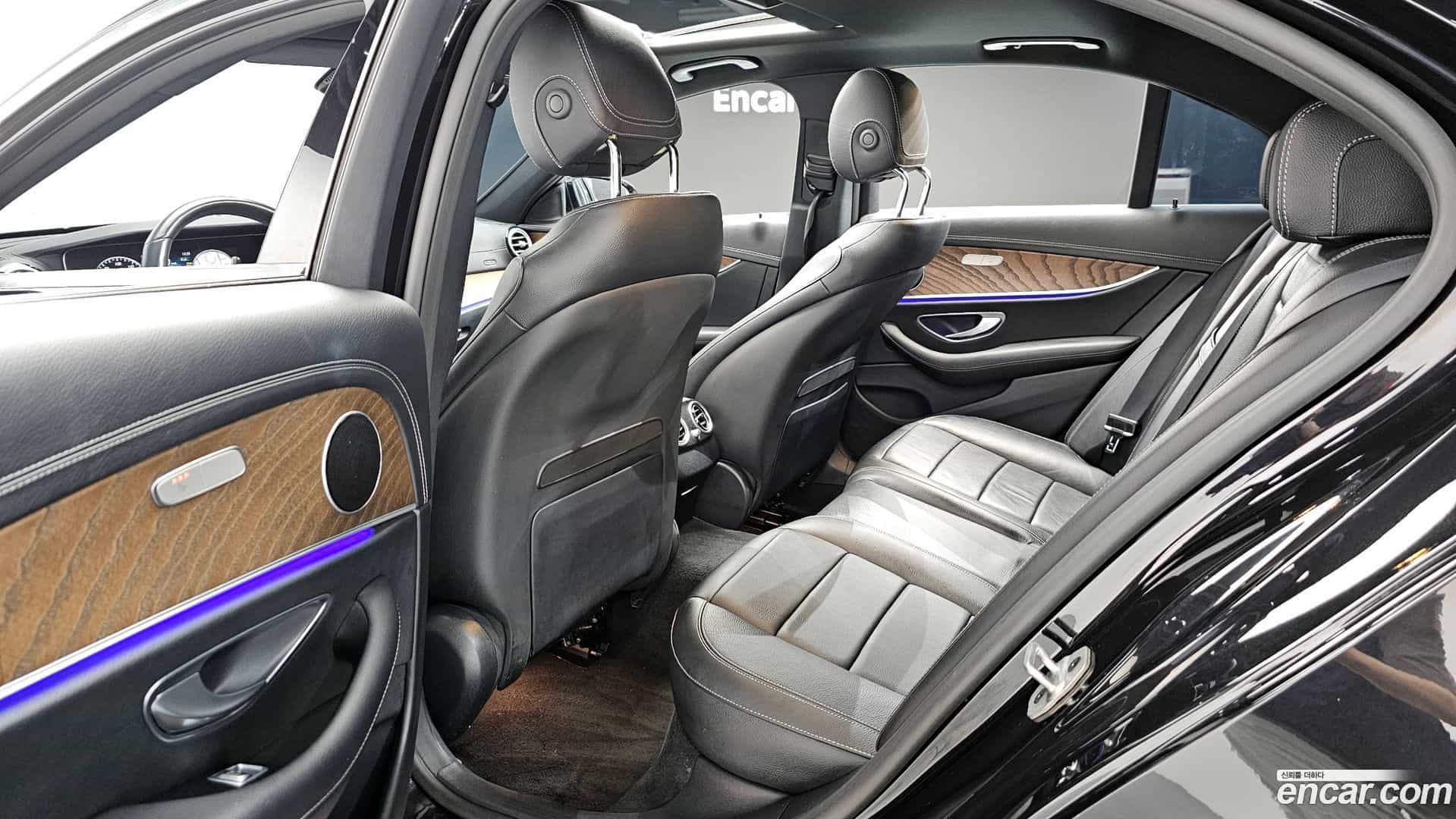 E-Class Mercedes-Benz 2022.4-OPTION-015
