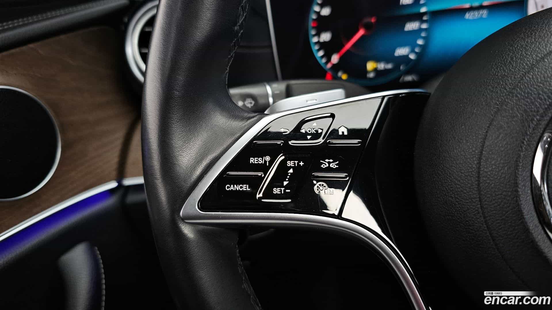 E-Class Mercedes-Benz 2022.4-OPTION-020
