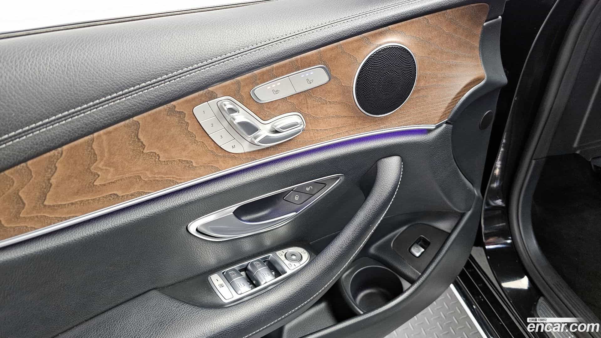 E-Class Mercedes-Benz 2022.4-OPTION-024