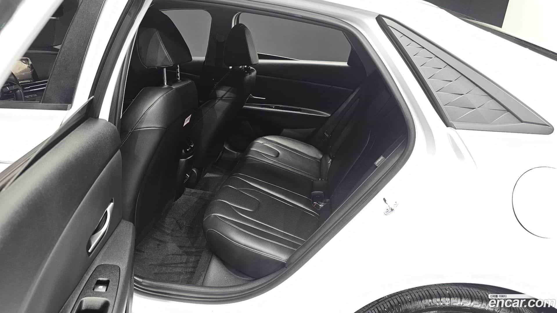 AVANTE Hyundai 2024.11-OPTION-016