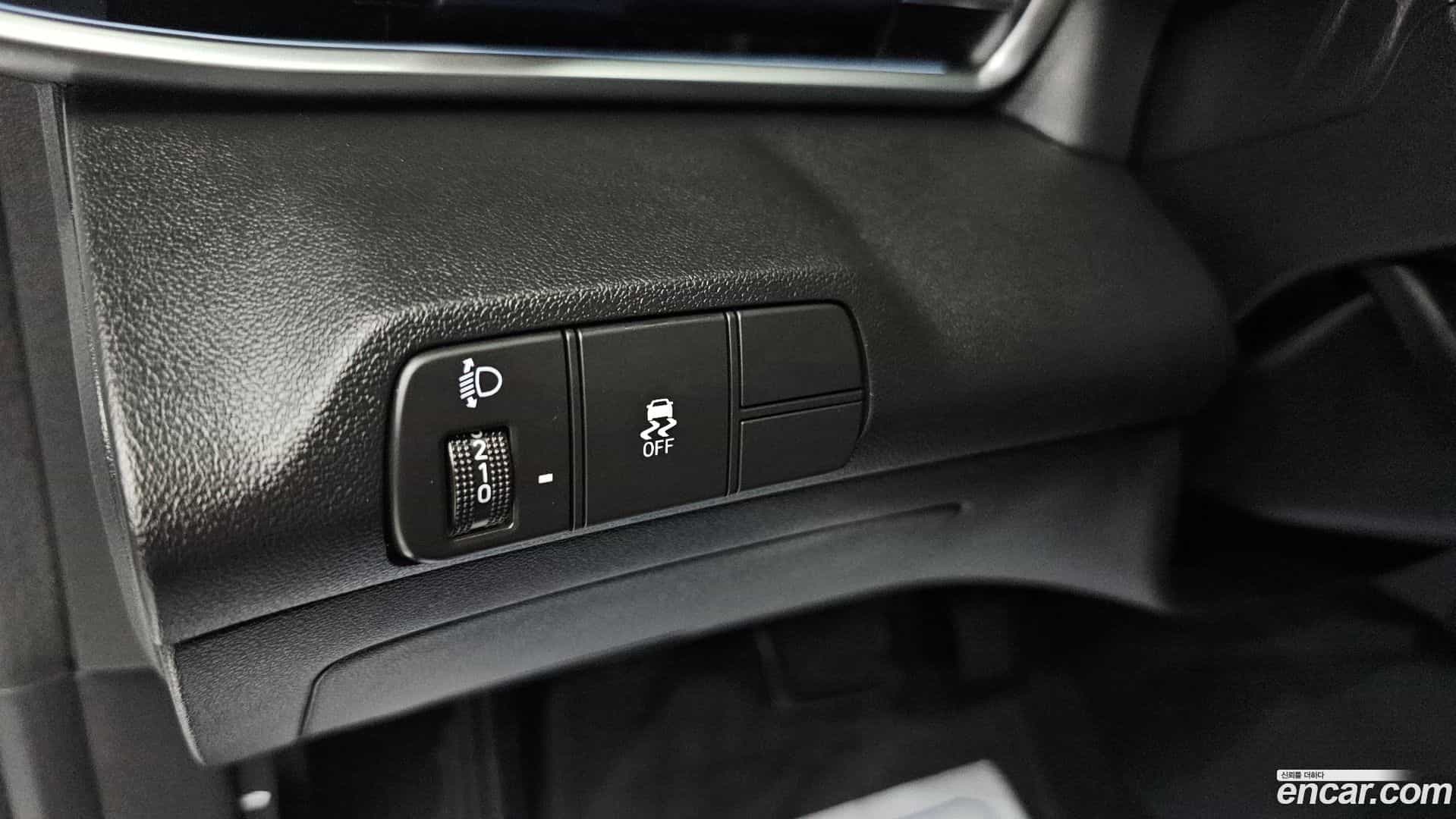 AVANTE Hyundai 2024.11-OPTION-023