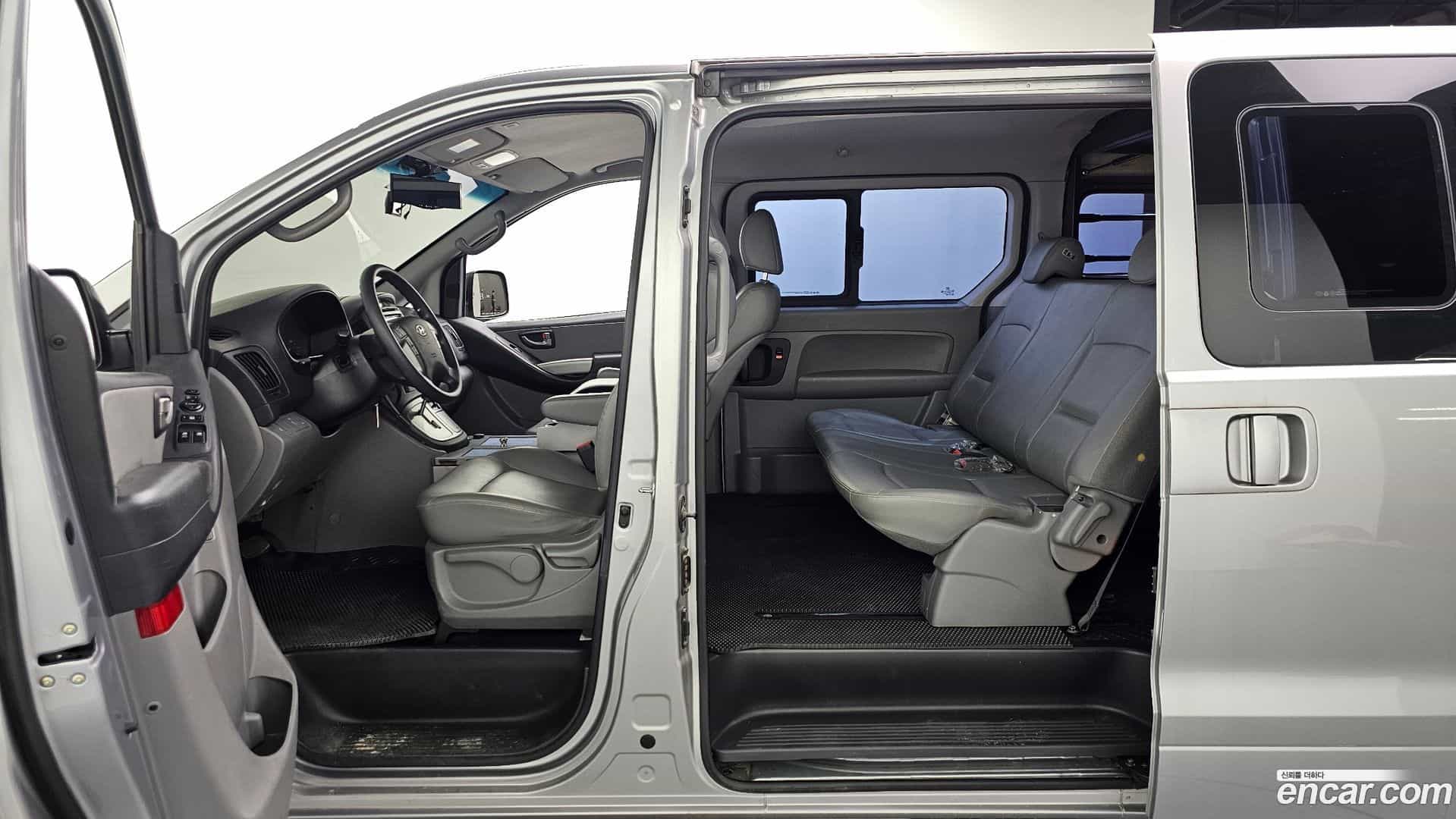 Starex Hyundai 2014.6-INNER-010