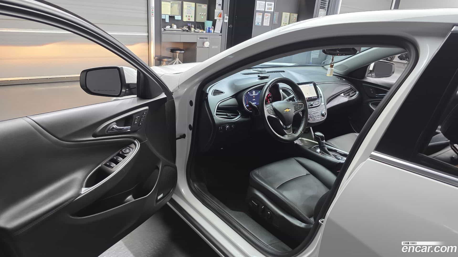 Malibu Chevrolet 2021.5-INNER-010