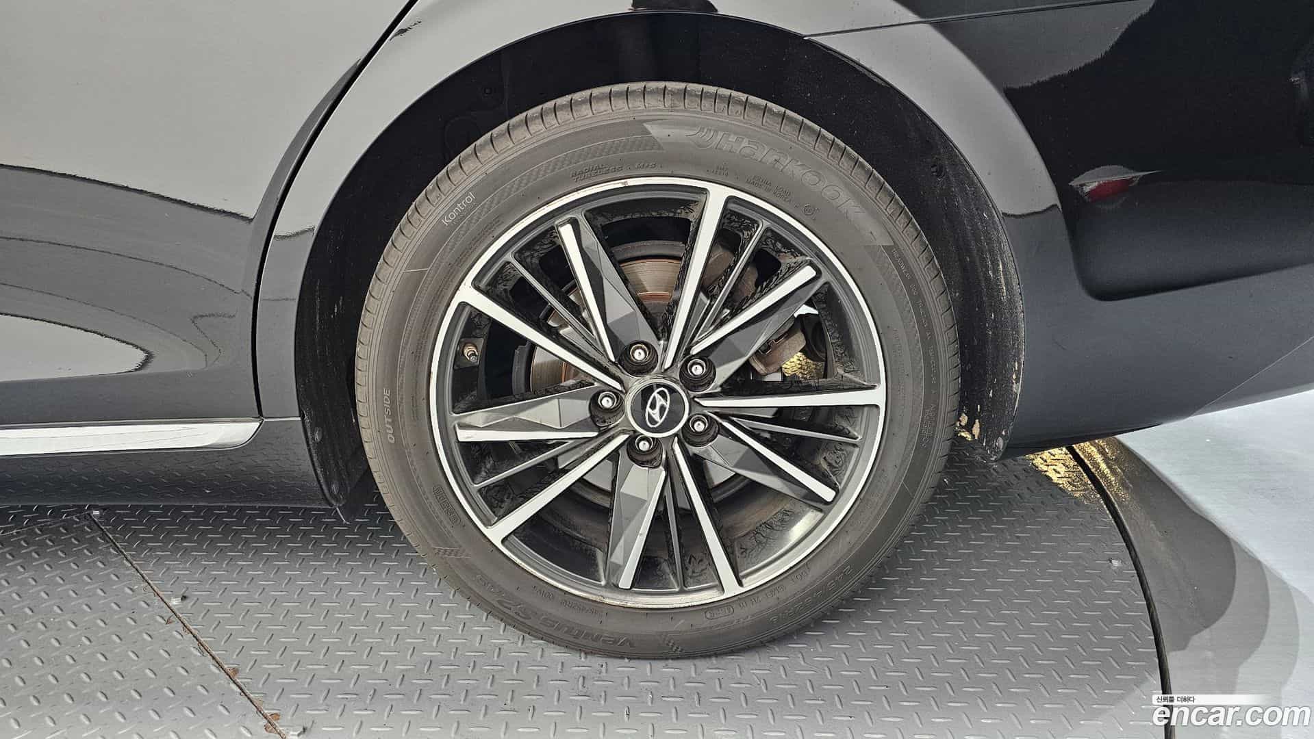 Grandeur Hyundai 2020.0-OUTER-031