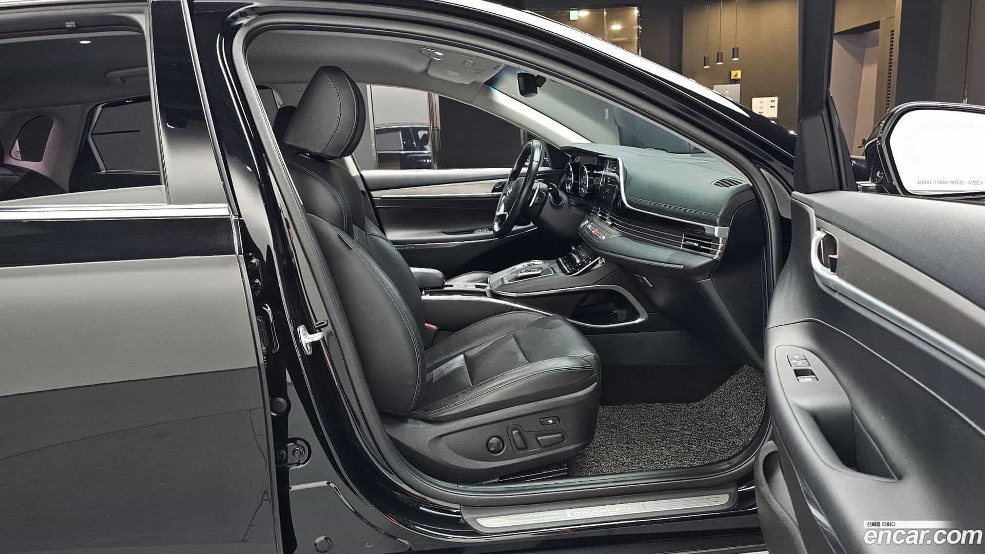 Grandeur Hyundai 2020.0-INNER-036