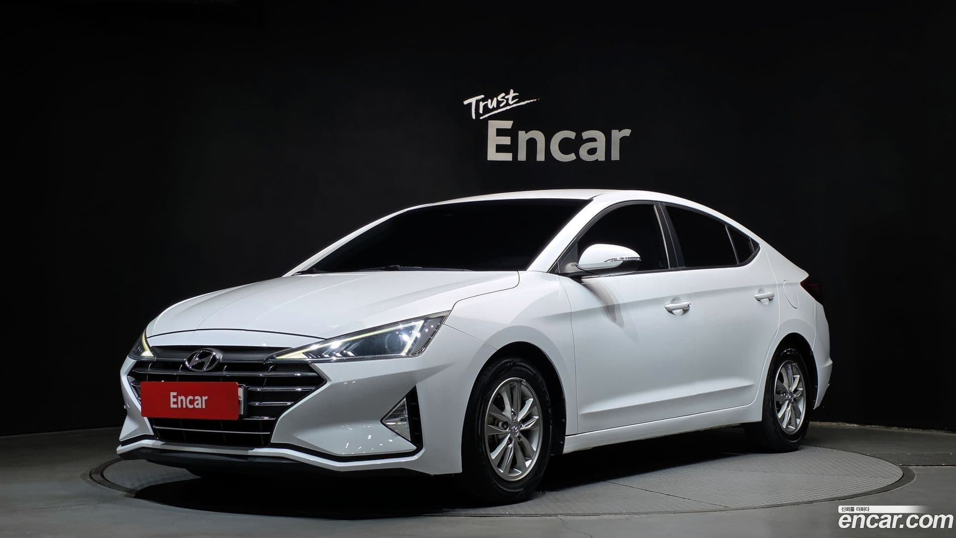 Main__Slider__Photo:AVANTE Hyundai 2019.9-0