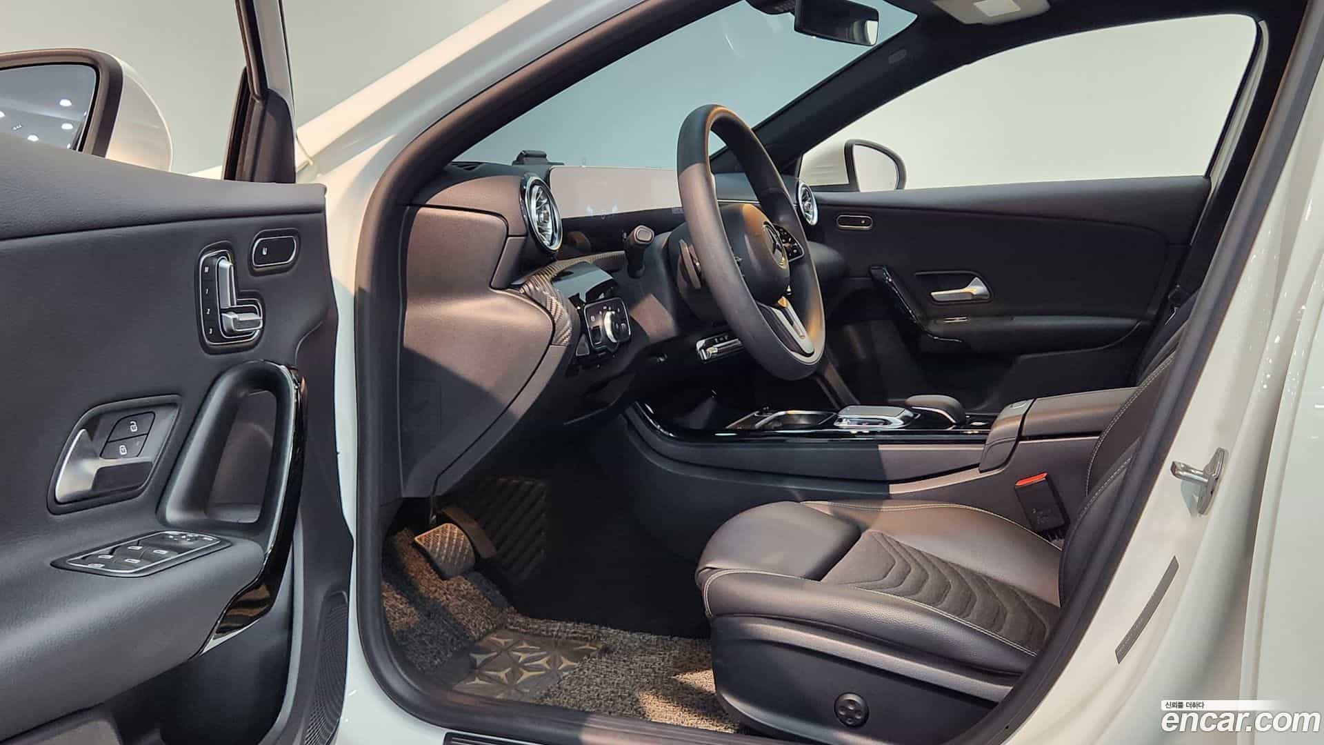 A-Class Mercedes-Benz 2020.7-INNER-010
