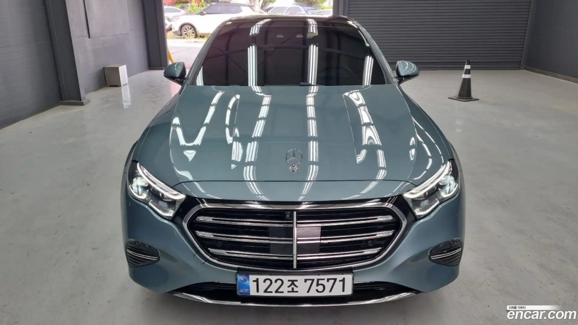 E-Class Mercedes-Benz 2024.8-OUTER-001