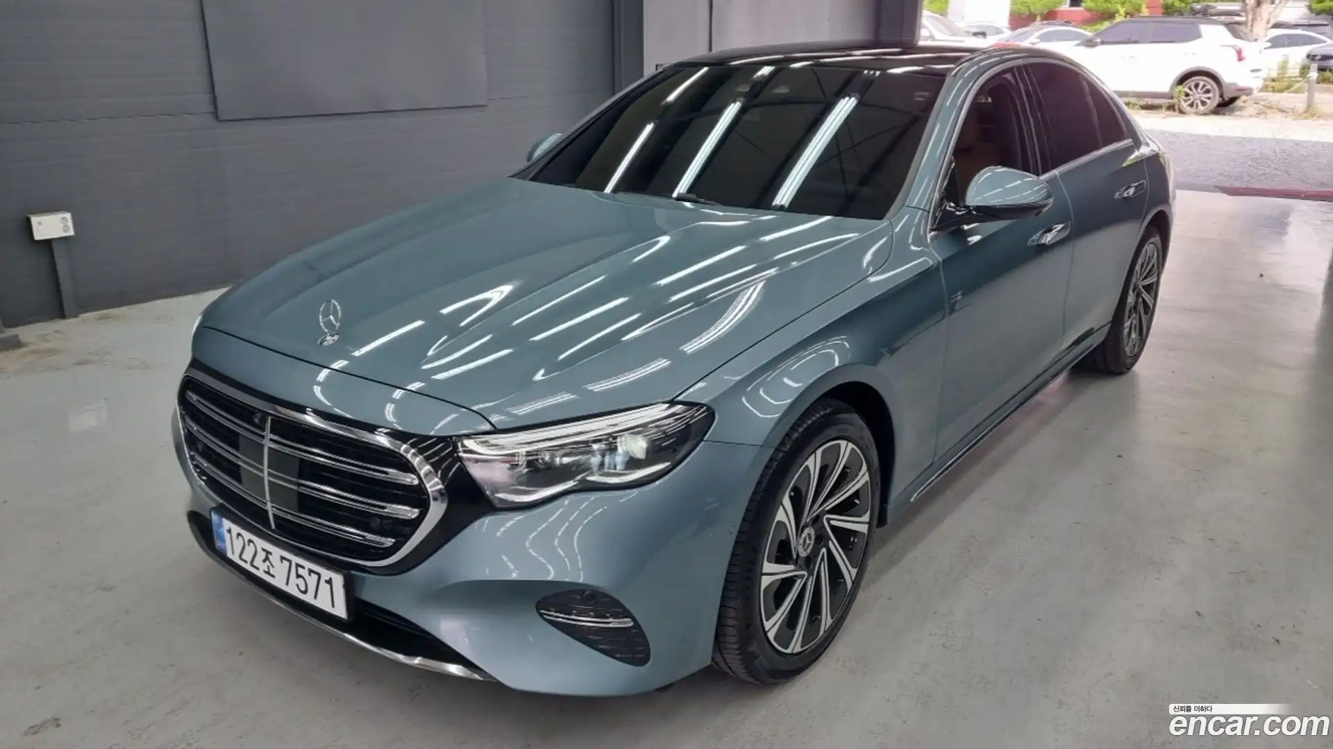 E-Class Mercedes-Benz 2024.8-OUTER-002