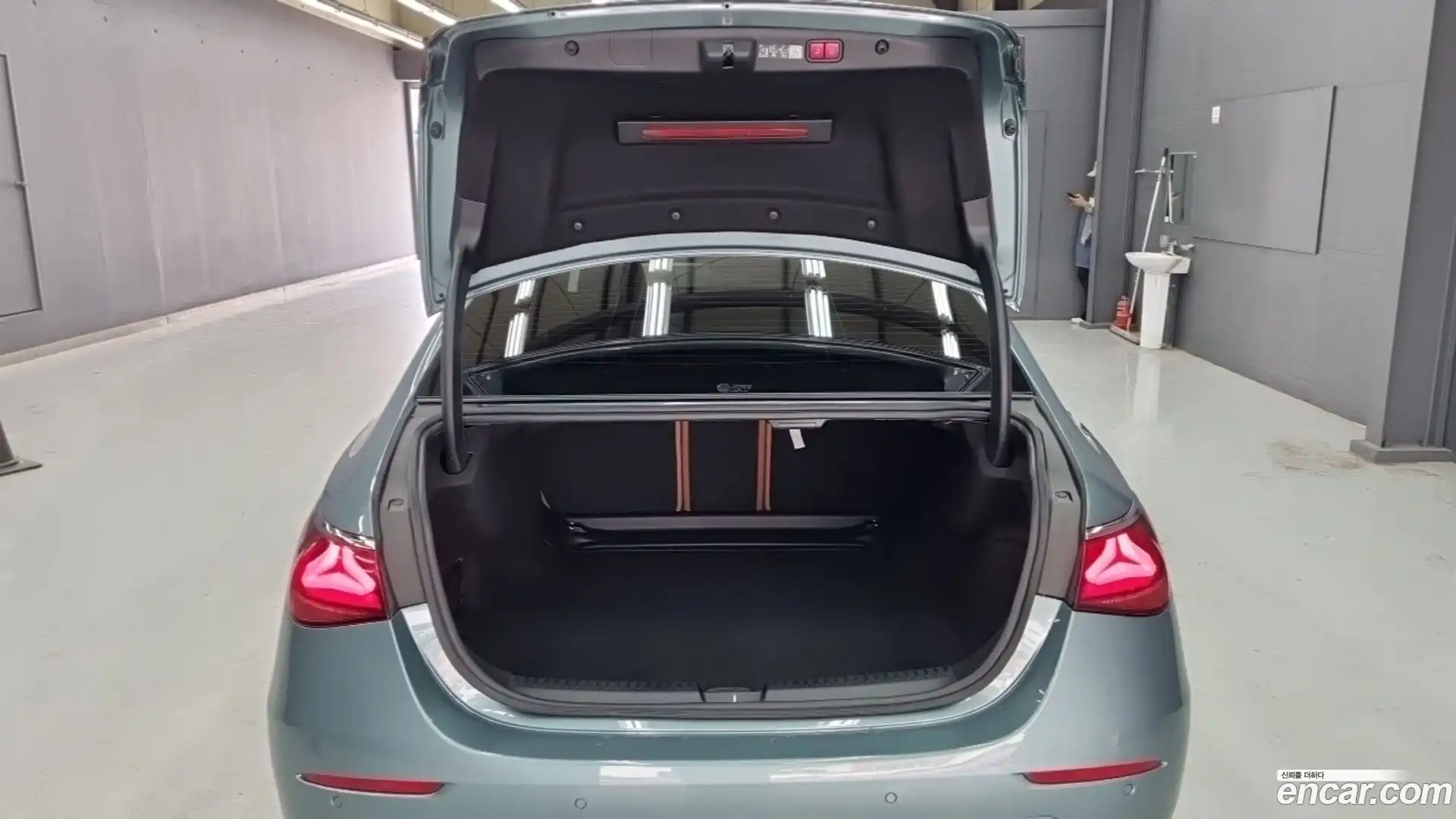 E-Class Mercedes-Benz 2024.8-OPTION-020