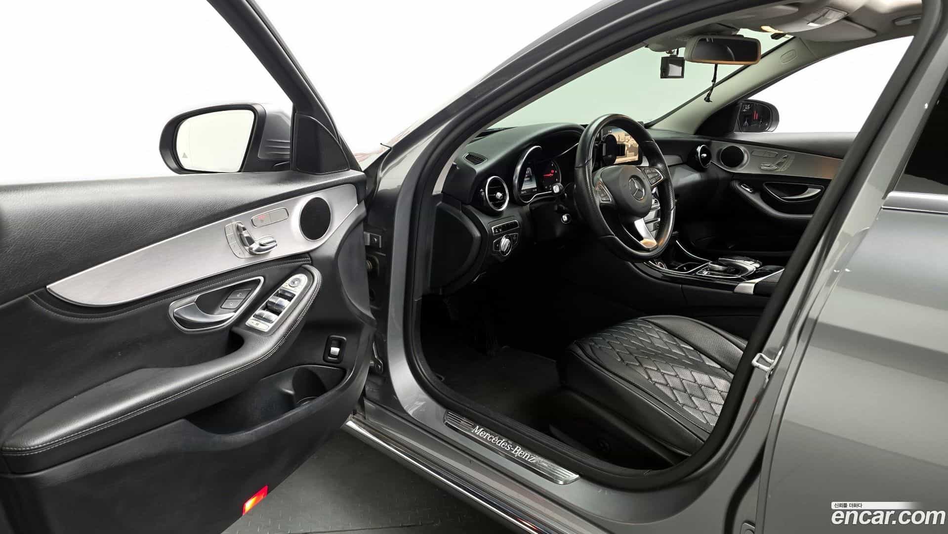 C-Class Mercedes-Benz 2014.10-INNER-010