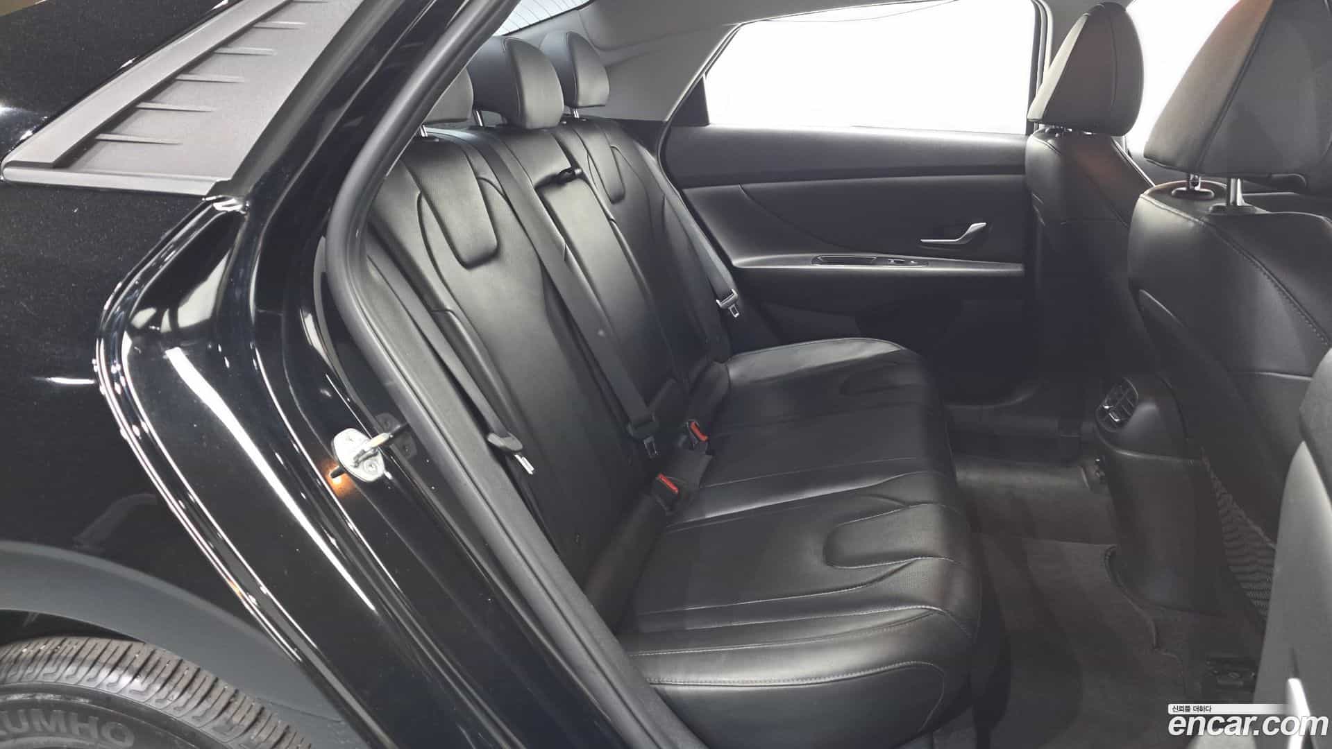 AVANTE Hyundai 2022.5-OPTION-015