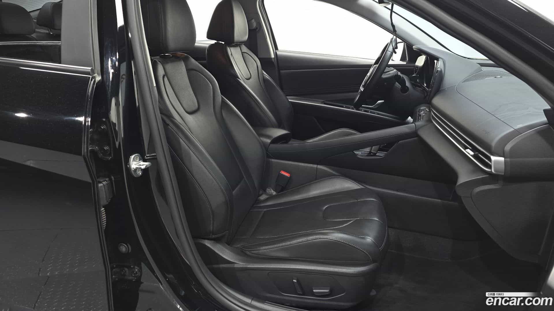 AVANTE Hyundai 2022.5-OPTION-016