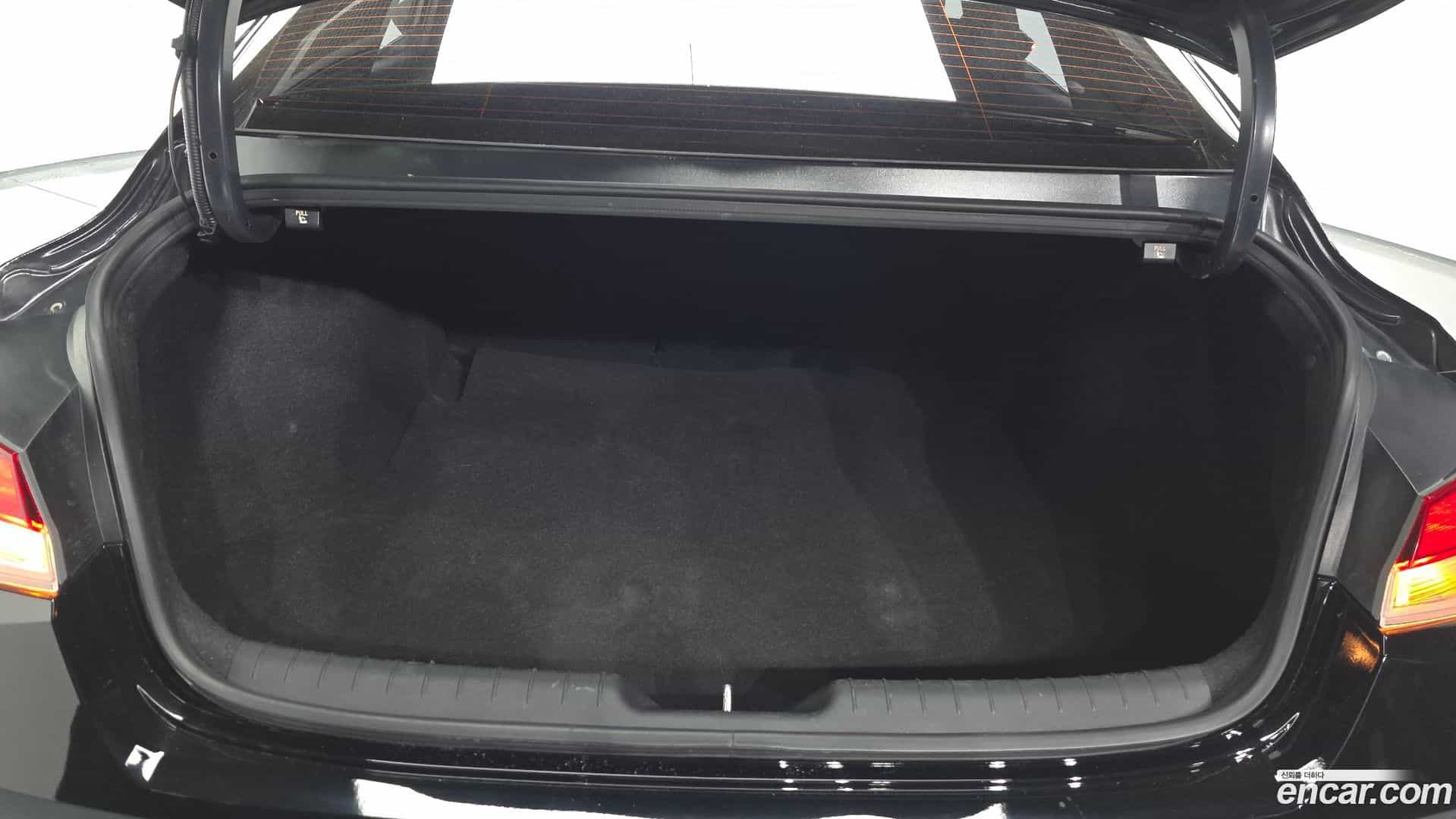 AVANTE Hyundai 2022.5-OPTION-024