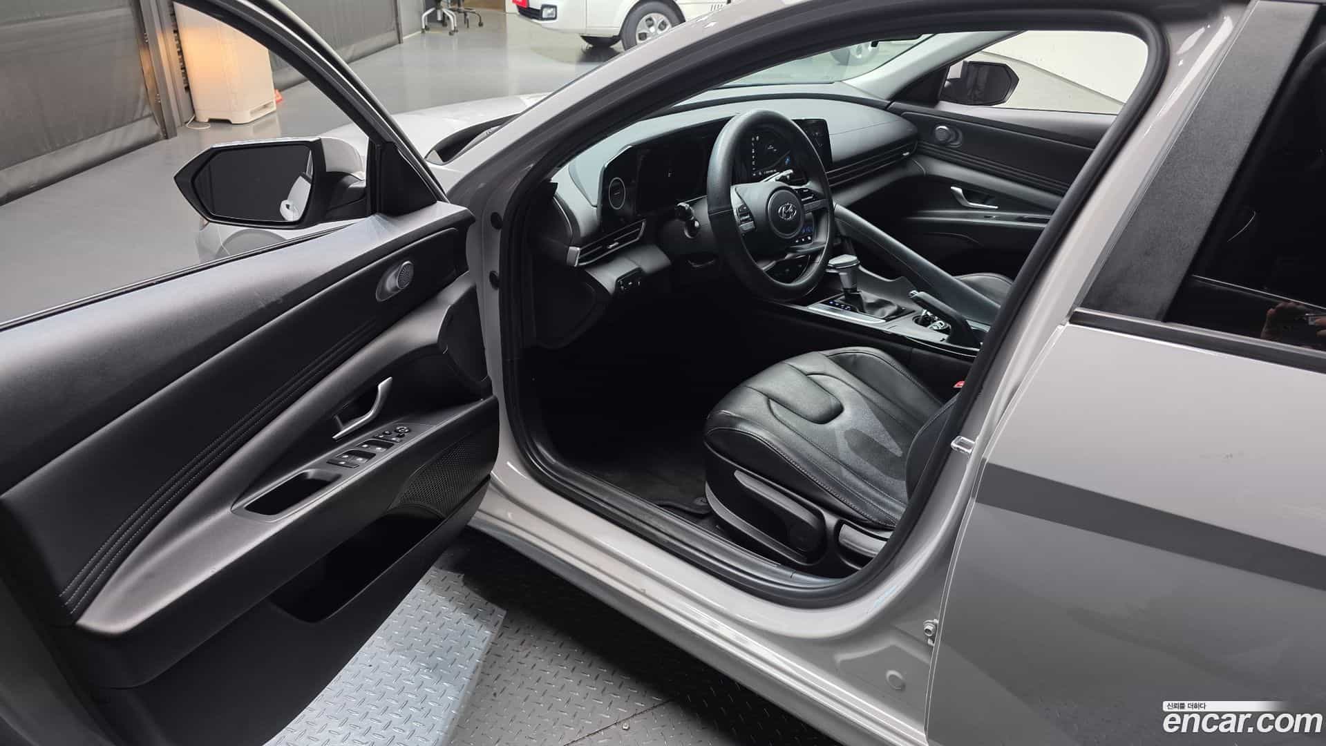 AVANTE Hyundai 2022.3-INNER-010