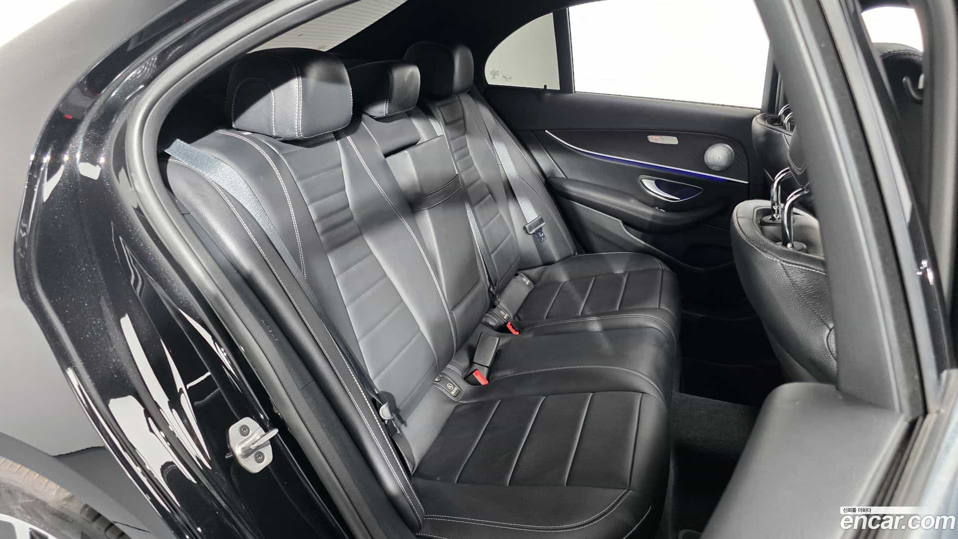 E-Class Mercedes-Benz 2022.1-OPTION-015