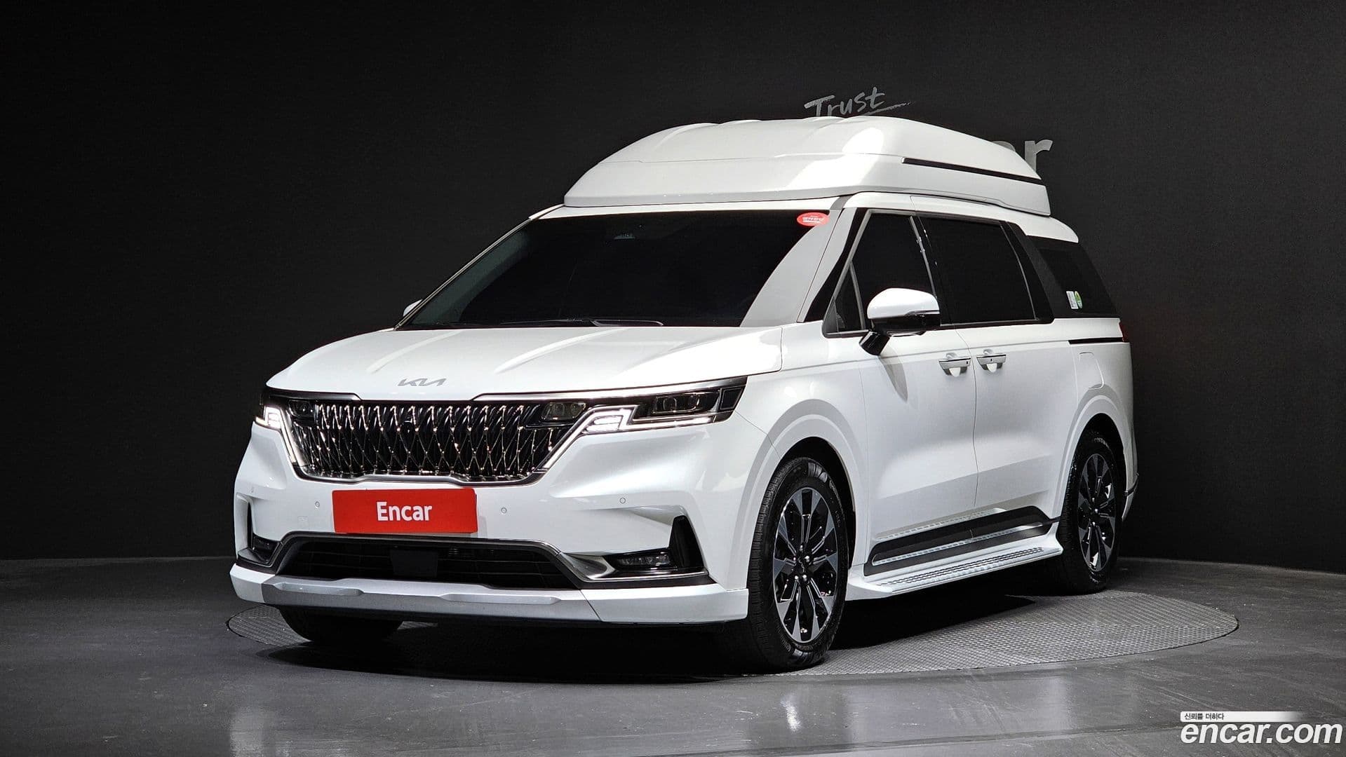 Main__Slider__Photo:Canival Kia 2023.4-0