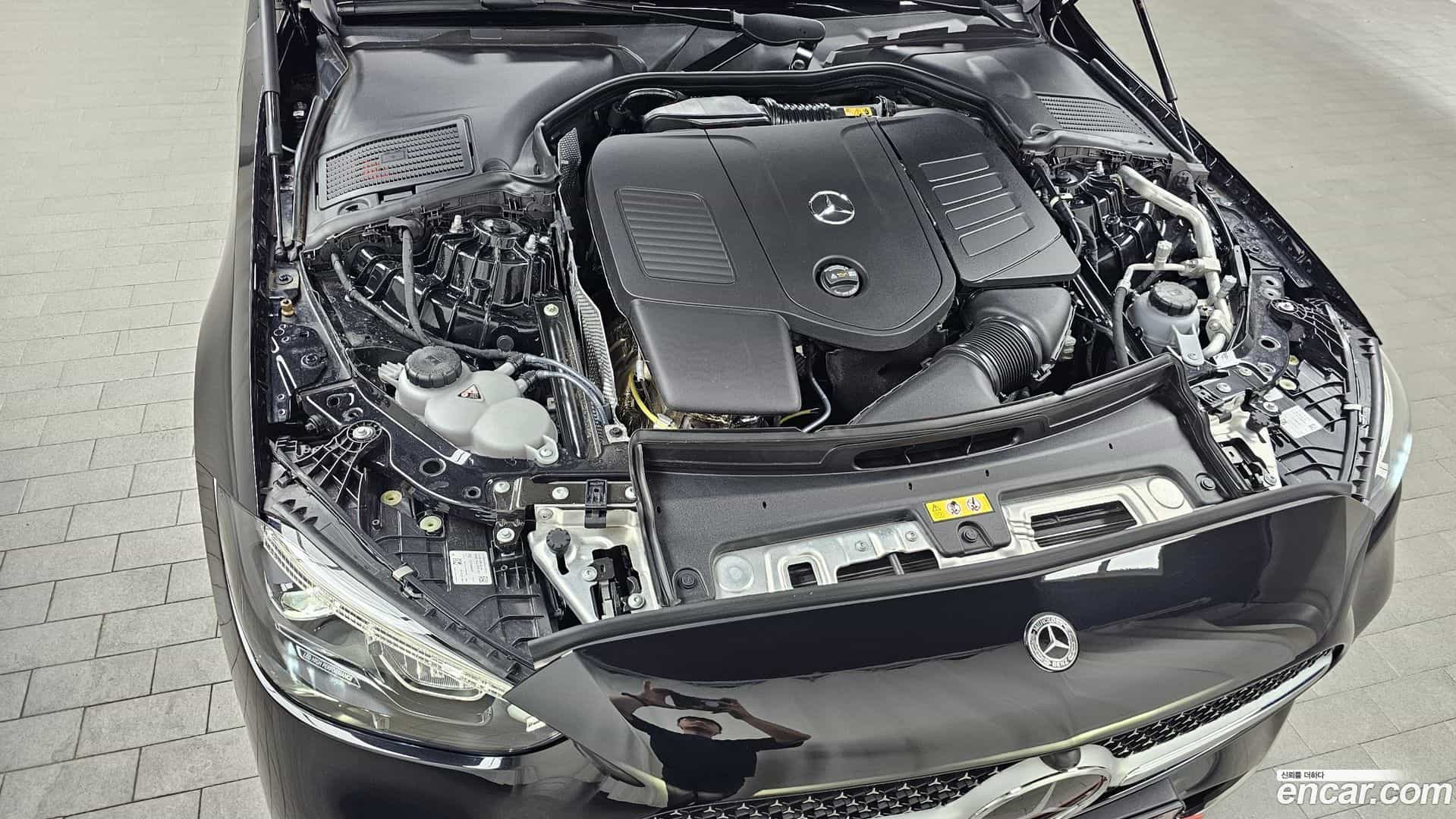 C-Class Mercedes-Benz 2025.10-OUTER-006