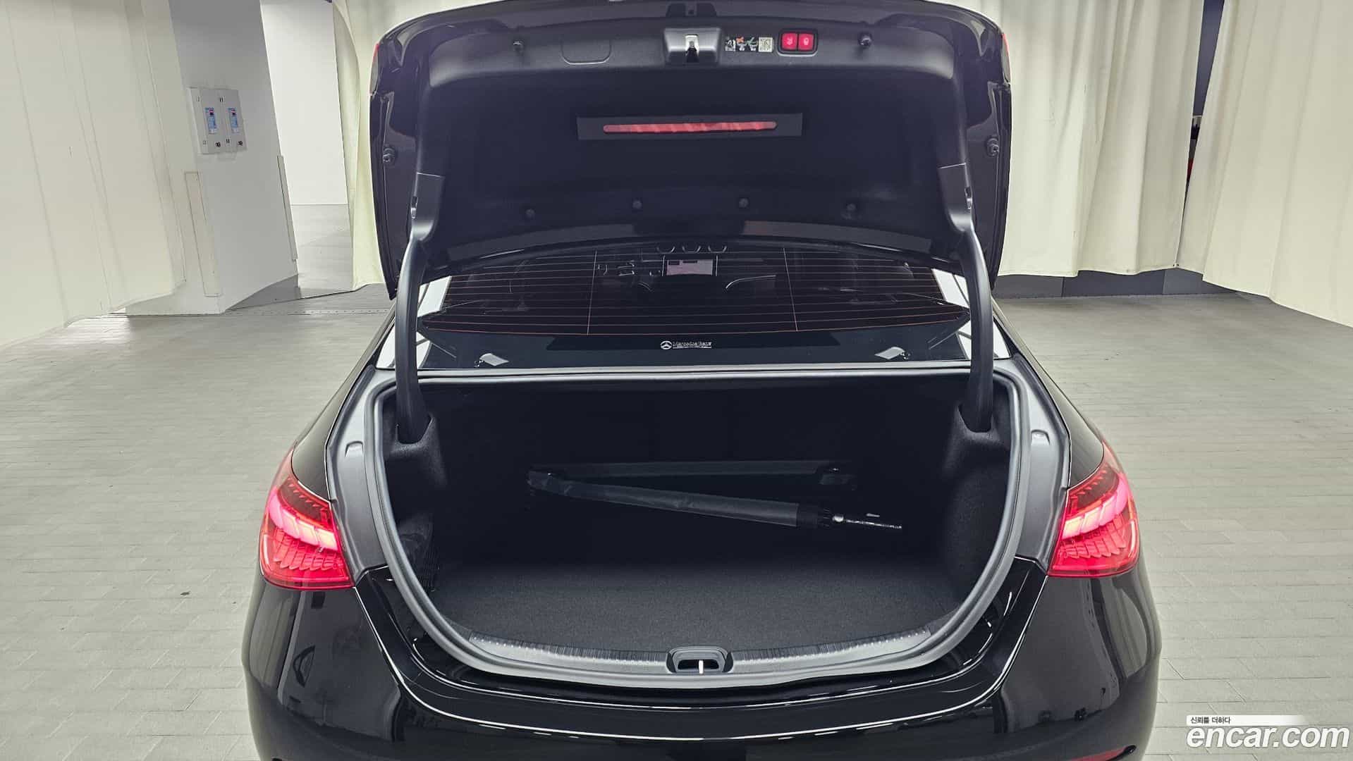 C-Class Mercedes-Benz 2025.10-OPTION-043