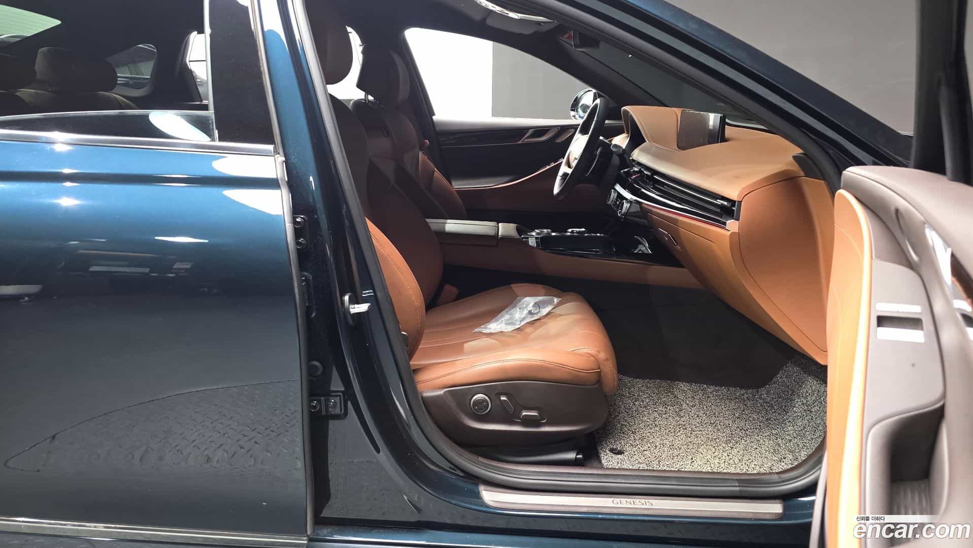 G80 Genesis 2023.0-INNER-036