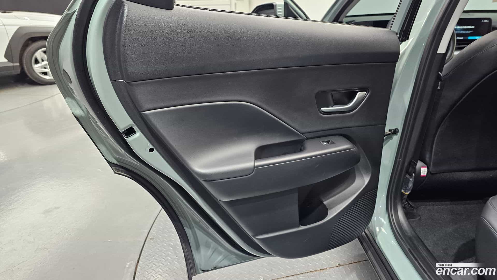 Kona Hyundai 2023.2-INNER-035