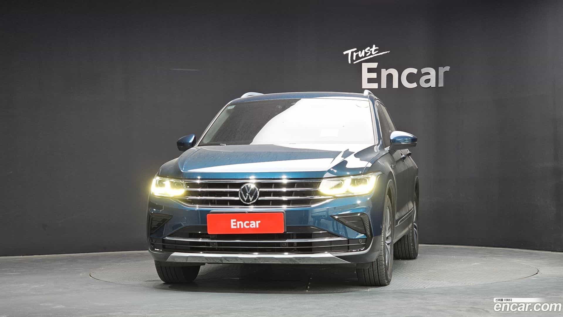 Tiguan Volkswagen 2021.10-OUTER-003