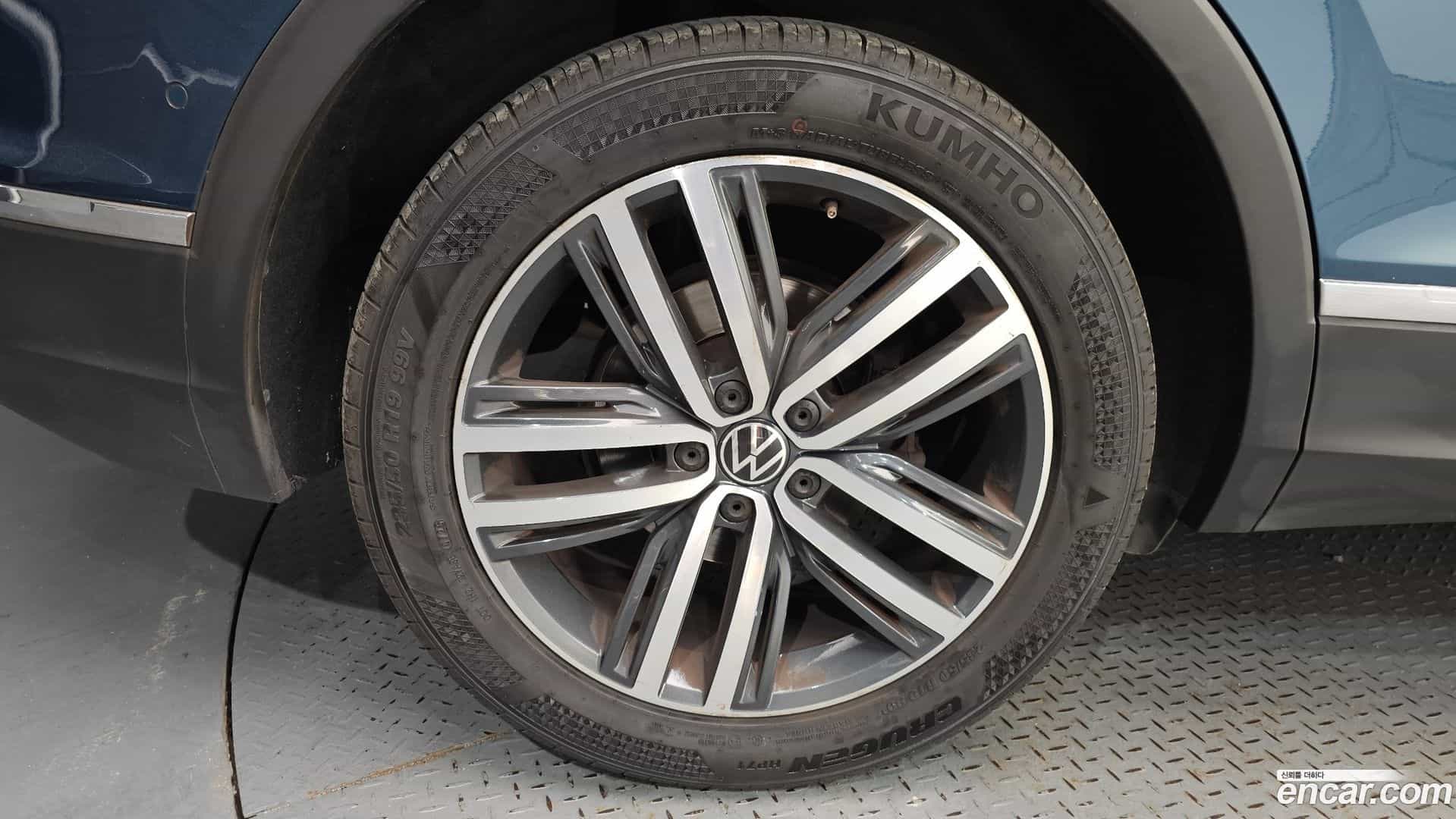 Tiguan Volkswagen 2021.10-OUTER-005