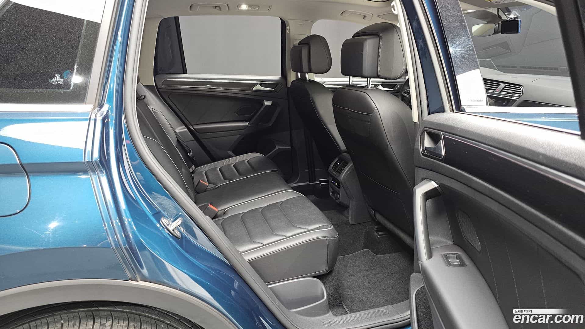 Tiguan Volkswagen 2021.10-OPTION-016